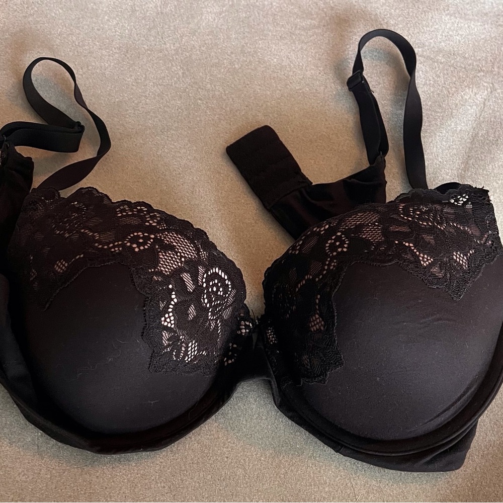 Maidenform Black and CreamPush-Up Bra